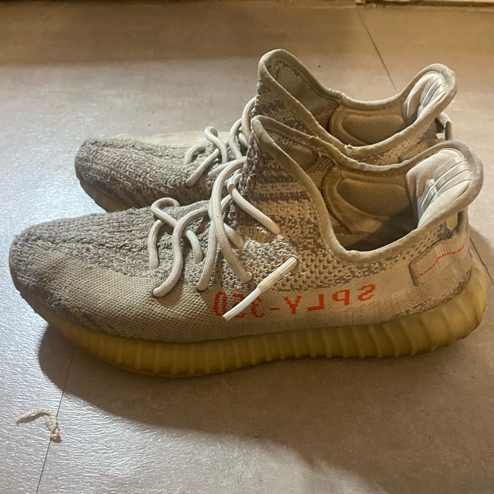 Yeezy 350 v2 Blue Tint SIZE 11